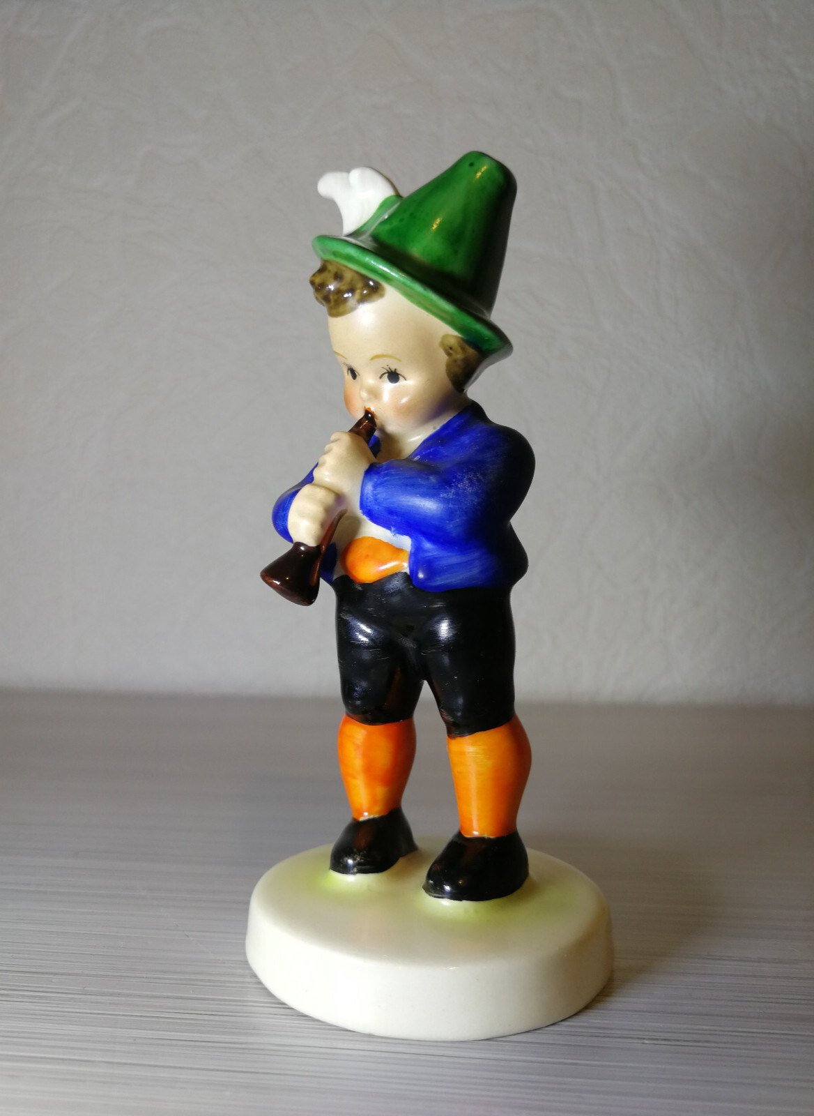 Goebel rare figurine boy FF 162/0 TMK-2 porcelain figurine, not Hummel Goebel rare figurine boy FF 162/0 TMK-2 porcelain figurine, not Hummel