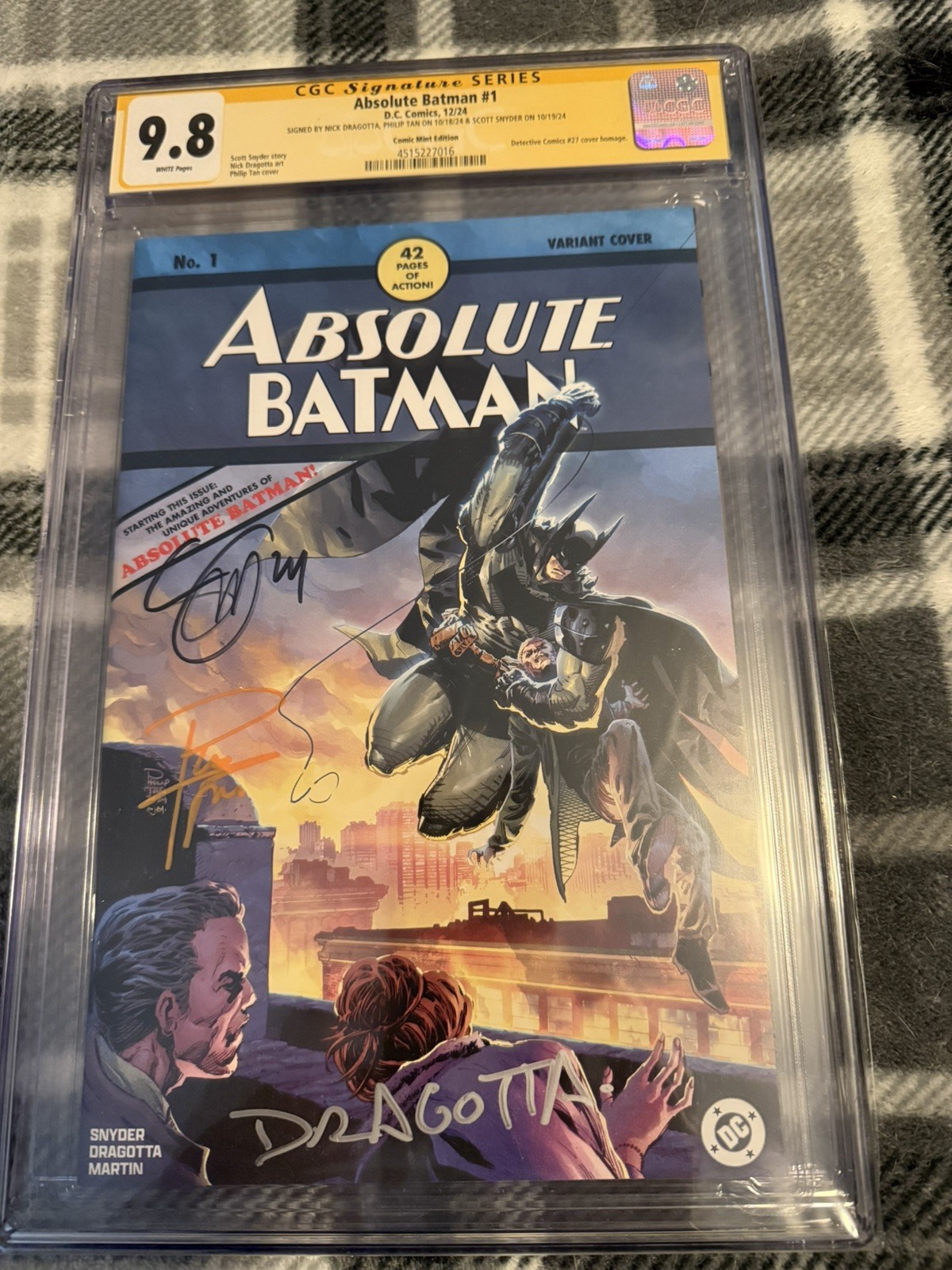 Absolute Batman 1 CGC SS 9.8 NYCC Variant Detective Comics 27 Triple Signature Absolute Batman 1 CGC SS 9.8 NYCC Variant Detective Comics 27 Triple Signature