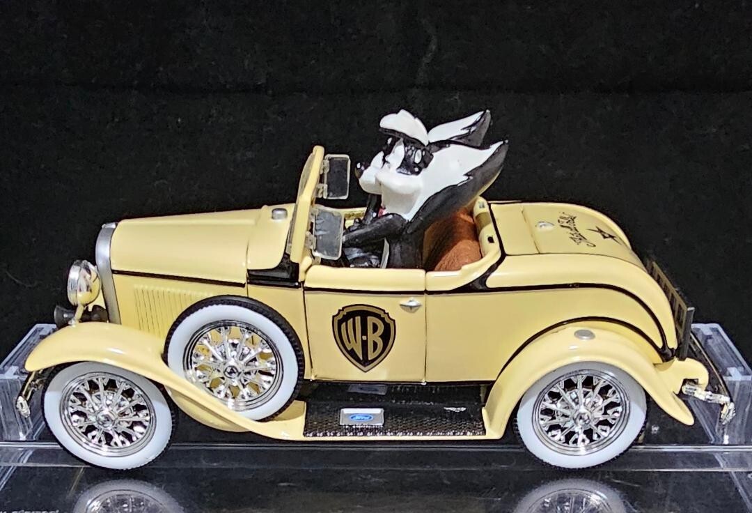Ertel Warner Bros 1998 Replica 1930 Ford Mdl ‘A’ Rdstr, 2500 made, VERY RARE NIB Ertel Warner Bros 1998 Replica 1930 Ford Mdl ‘A’ Rdstr, 2500 made, VERY RARE NIB