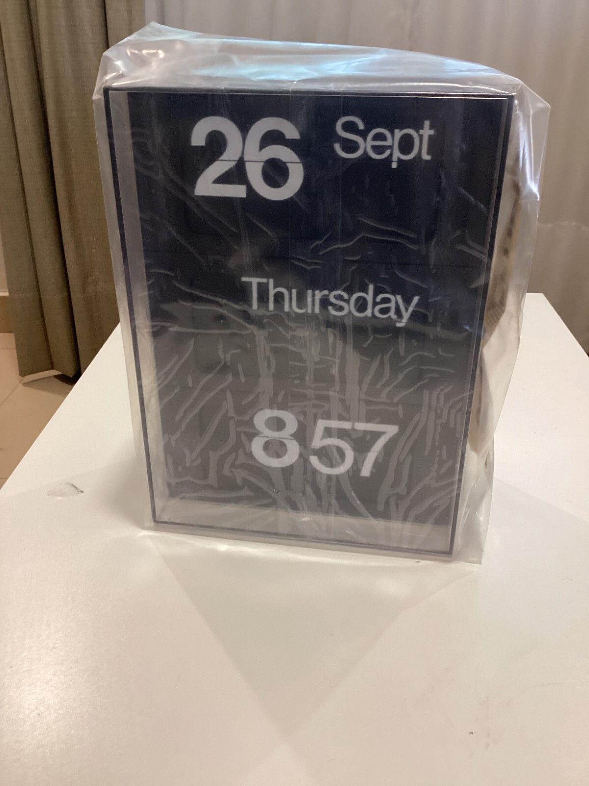 SOLARI UDINE DATOR 60 CLOCK WITH CALENDAR. ITALY. AIRPORT DESIGN. NEW SOLARI UDINE DATOR 60 CLOCK WITH CALENDAR. ITALY. AIRPORT DESIGN. NEW