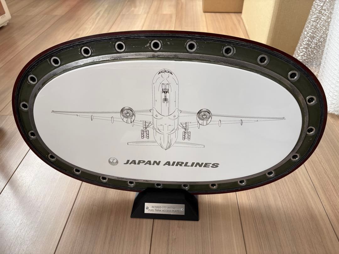 JAPAN AIRLINES Boeing 777 tank plate JA772J #80cce2 JAPAN AIRLINES Boeing 777 tank plate JA772J #80cce2