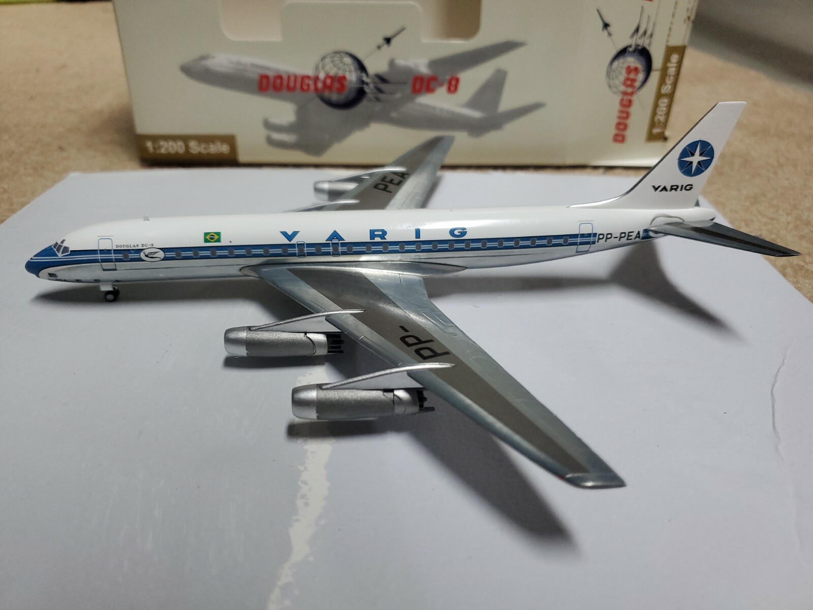 Aeroclassics VARIG DC8-33 1:200 AC219900 1970s Colors  PP-PEA