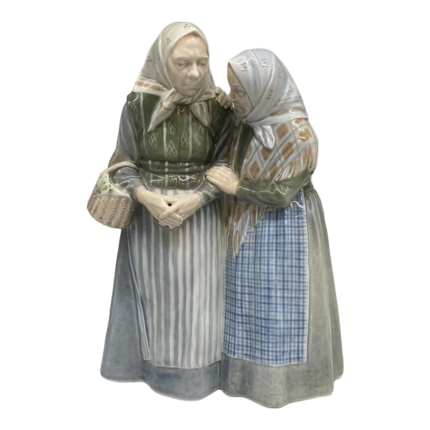 ROYAL COPENHAGEN Figurine Old Lady 1979-1983 ROYAL COPENHAGEN Figurine Old Lady 1979-1983