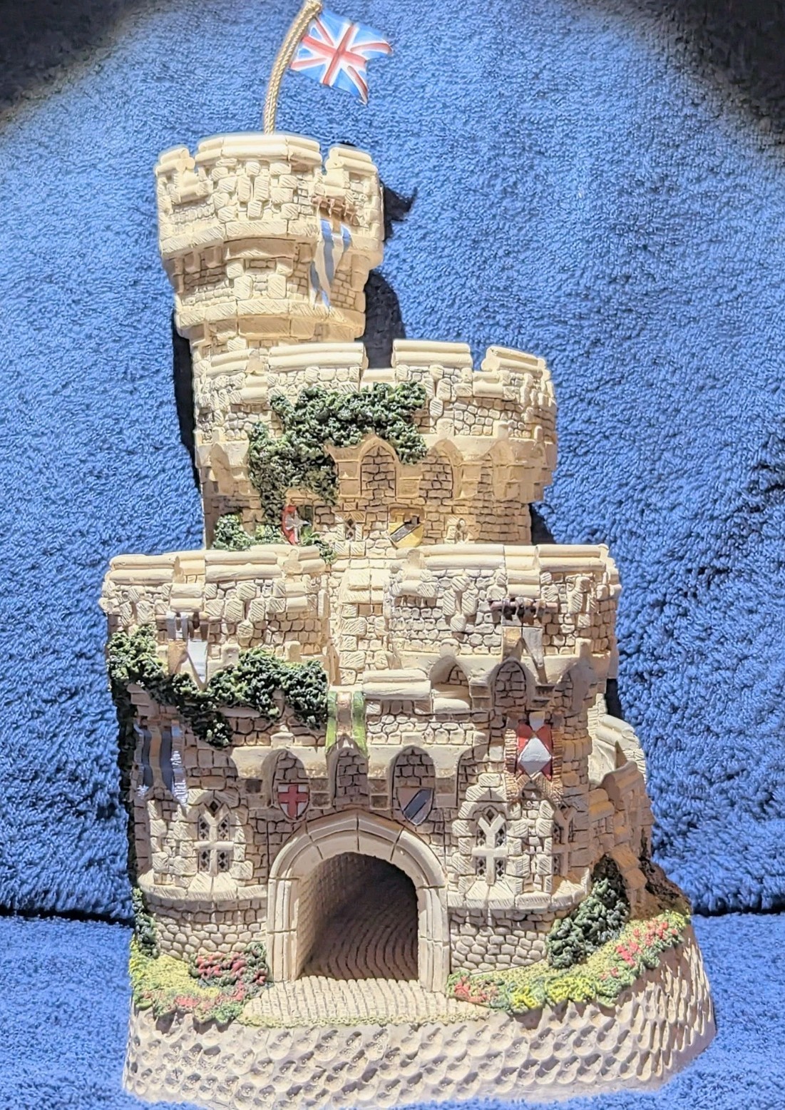 DAVID WINTER - Castle Tower Of Windsor LTD Edition 1995 - signed 0376/4500 DAVID WINTER - Castle Tower Of Windsor LTD Edition 1995 - signed 0376/4500