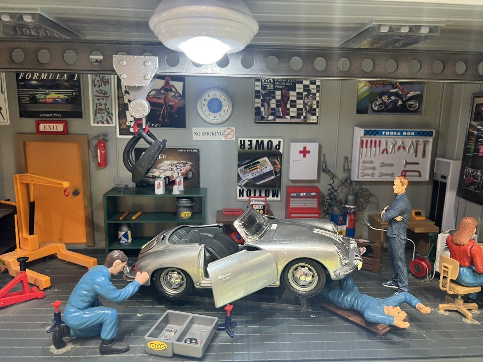 PAUL WALKER PORSCHE 356 (TAKERS)JOHN RAHWAY CISTOM SERVICE GARAGE CENTER DIORAM PAUL WALKER PORSCHE 356 (TAKERS)JOHN RAHWAY CISTOM SERVICE GARAGE CENTER DIORAM