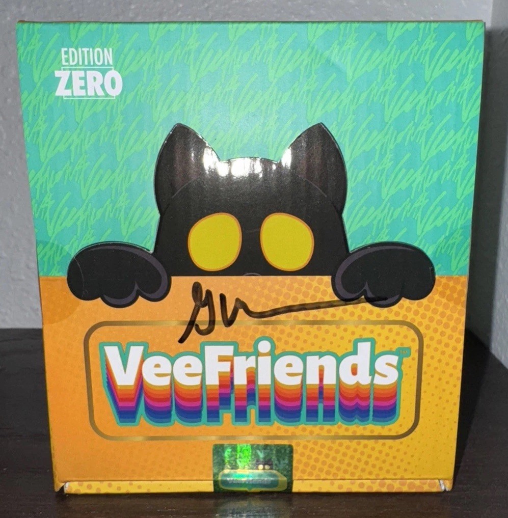 VeeFriends Veecon 2023 Sealed Pin Set- Gary Vee Signed VeeFriends Veecon 2023 Sealed Pin Set- Gary Vee Signed