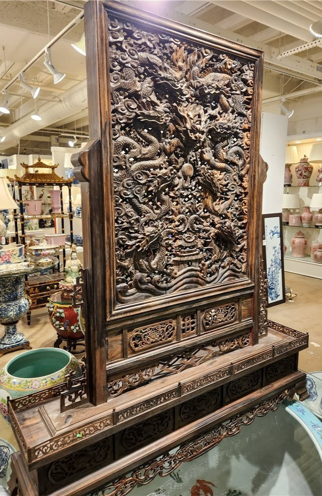 Extraordinary Rare Find Antique Wood Carving Table Screen. Dragon. Circa 1800 Extraordinary Rare Find Antique Wood Carving Table Screen. Dragon. Circa 1800