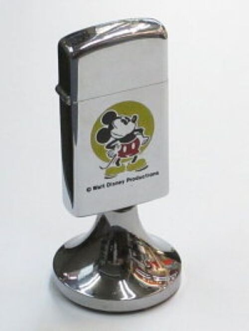 Vintage Zippo Mickey Mouse Slim 1971, Handy Light, Minor Scratches Vintage Zippo Mickey Mouse Slim 1971, Handy Light, Minor Scratches