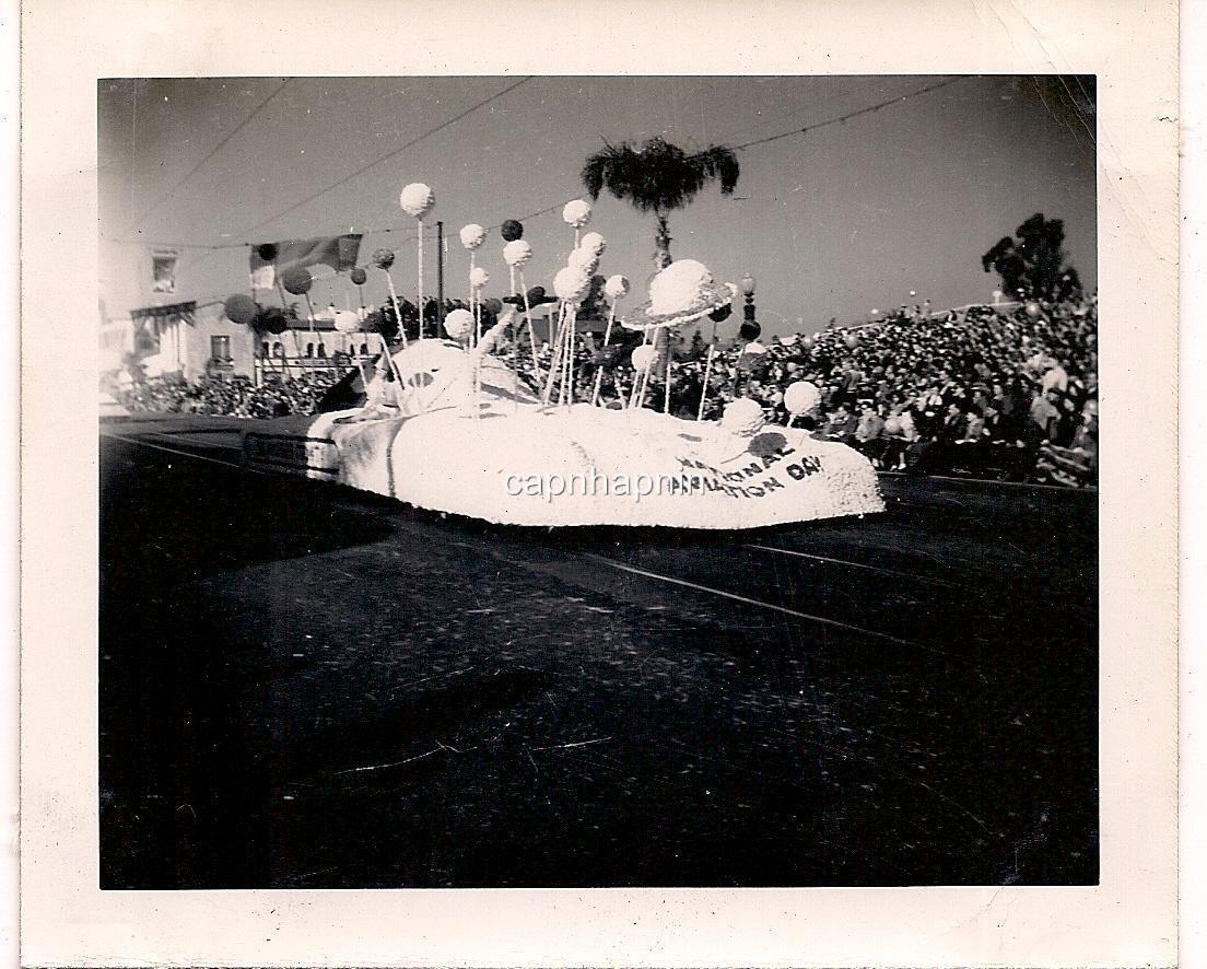 Parade National Aviation Day Float LOS ANGELES CALIFORNIA Vintage 1940s Photo
