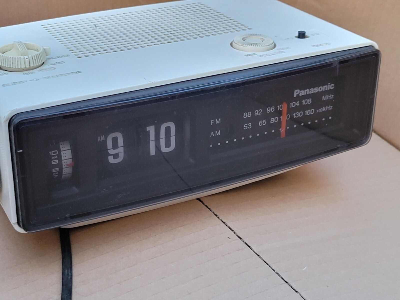 Panasonic RC-6025 Flip Clock Alarm Radio Groundhog Day *READ*