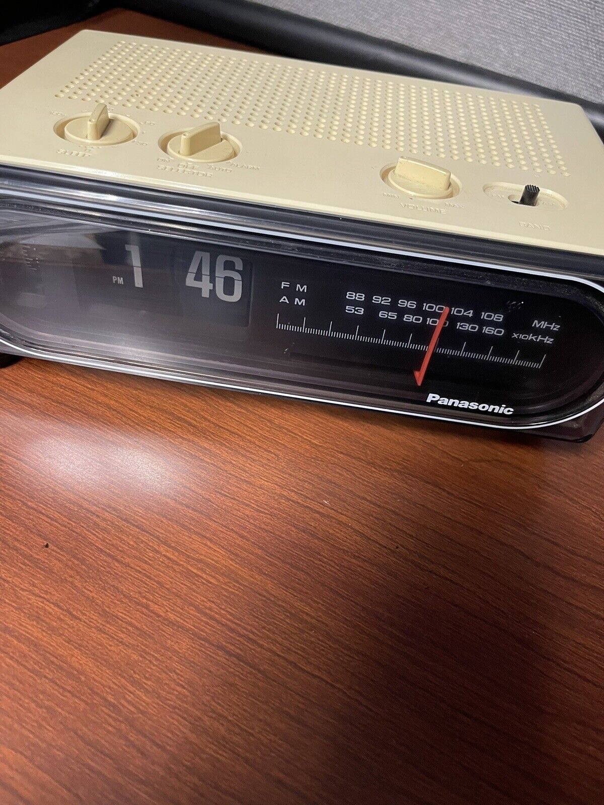 Vintage  Panasonic RC-6010 White Flip AM FM Alarm Clock Groundhog Day Works 120V