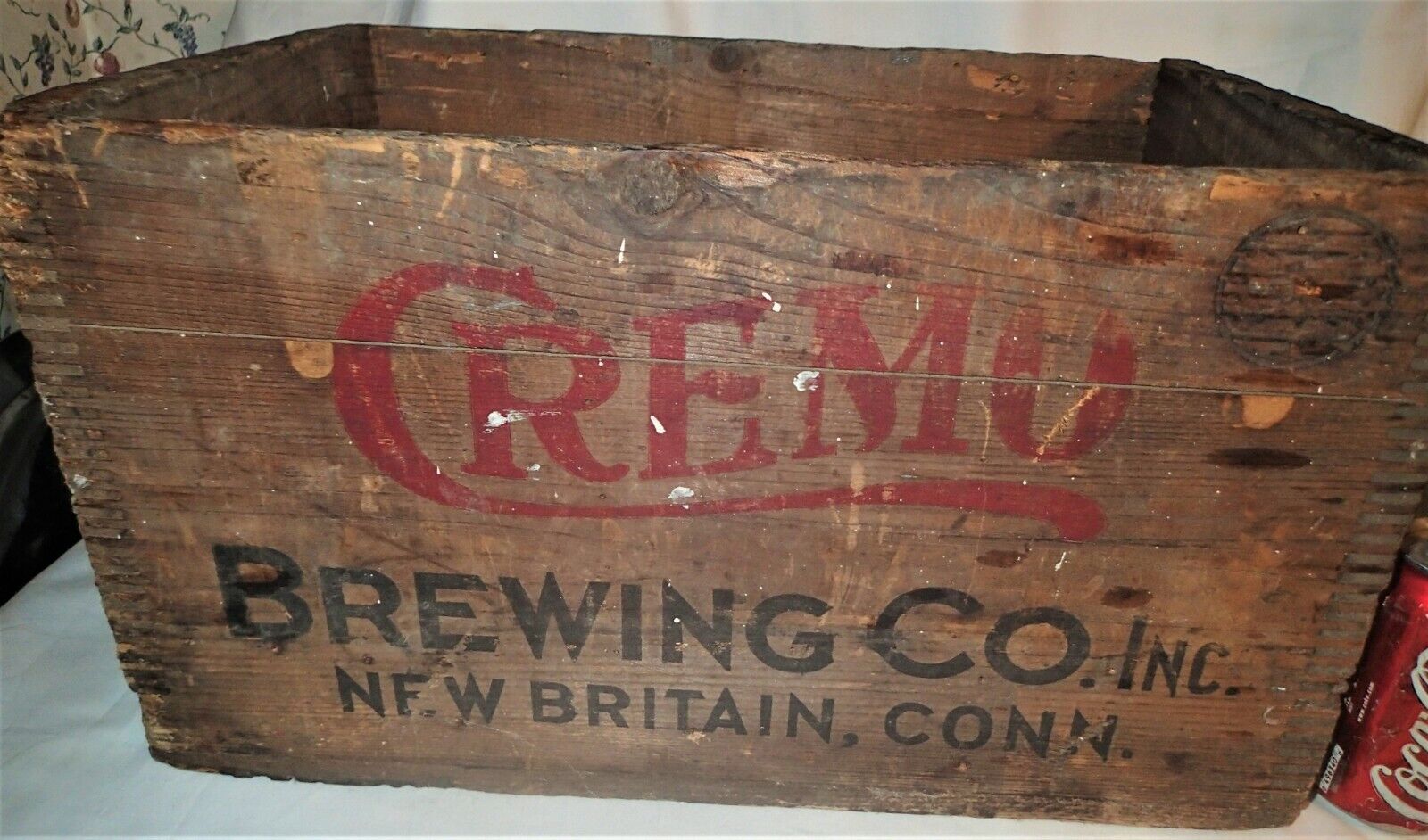 ANTIQUE CREMO BEER BREWING CO USA WOOD BOTTLE SIGN ART BOX CRATE TAX STAMP CONN