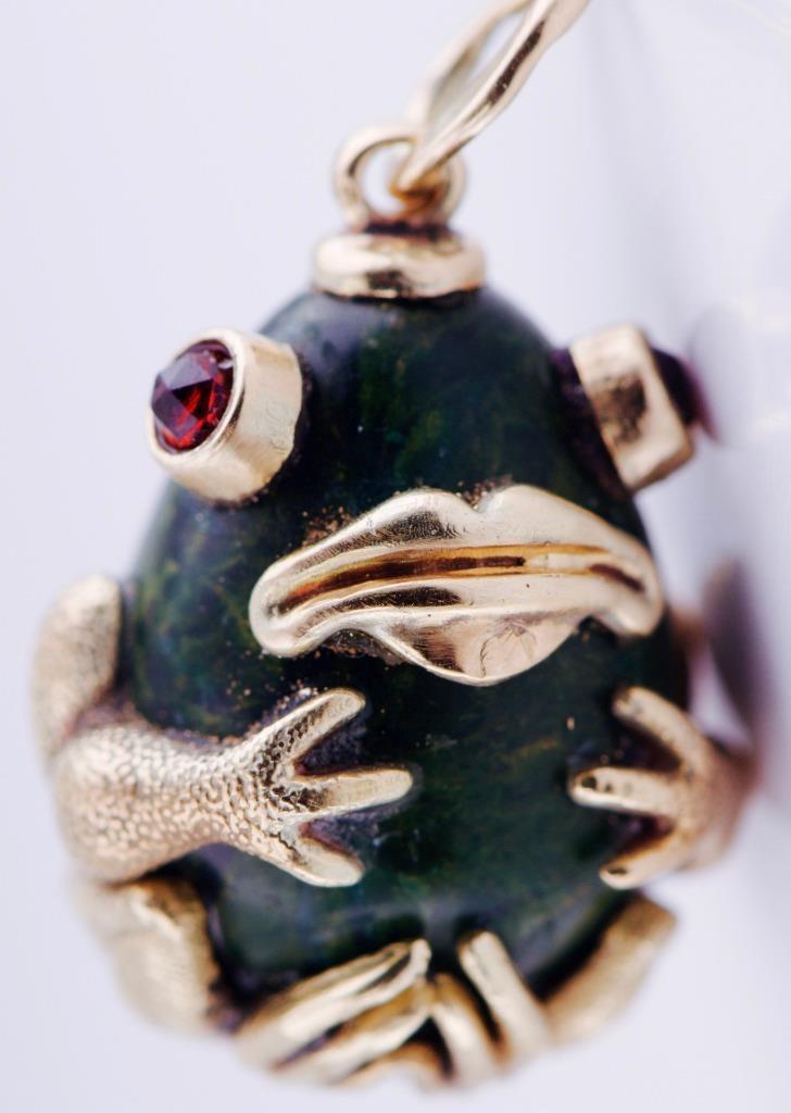 Imperial Russian Faberge Gold Verdite Stone Frog Easter Egg Pendant c1900's Box