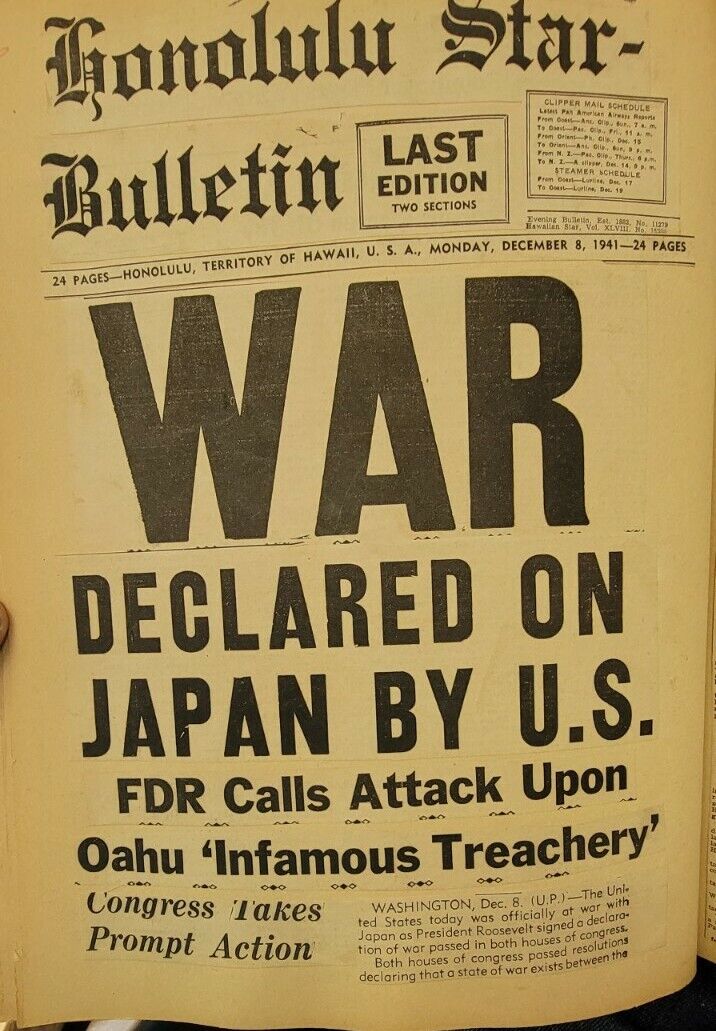 Hawaii -  World War 2 II - Newspapers in 7 SCRAPBOOK Series - Pearl Harbor