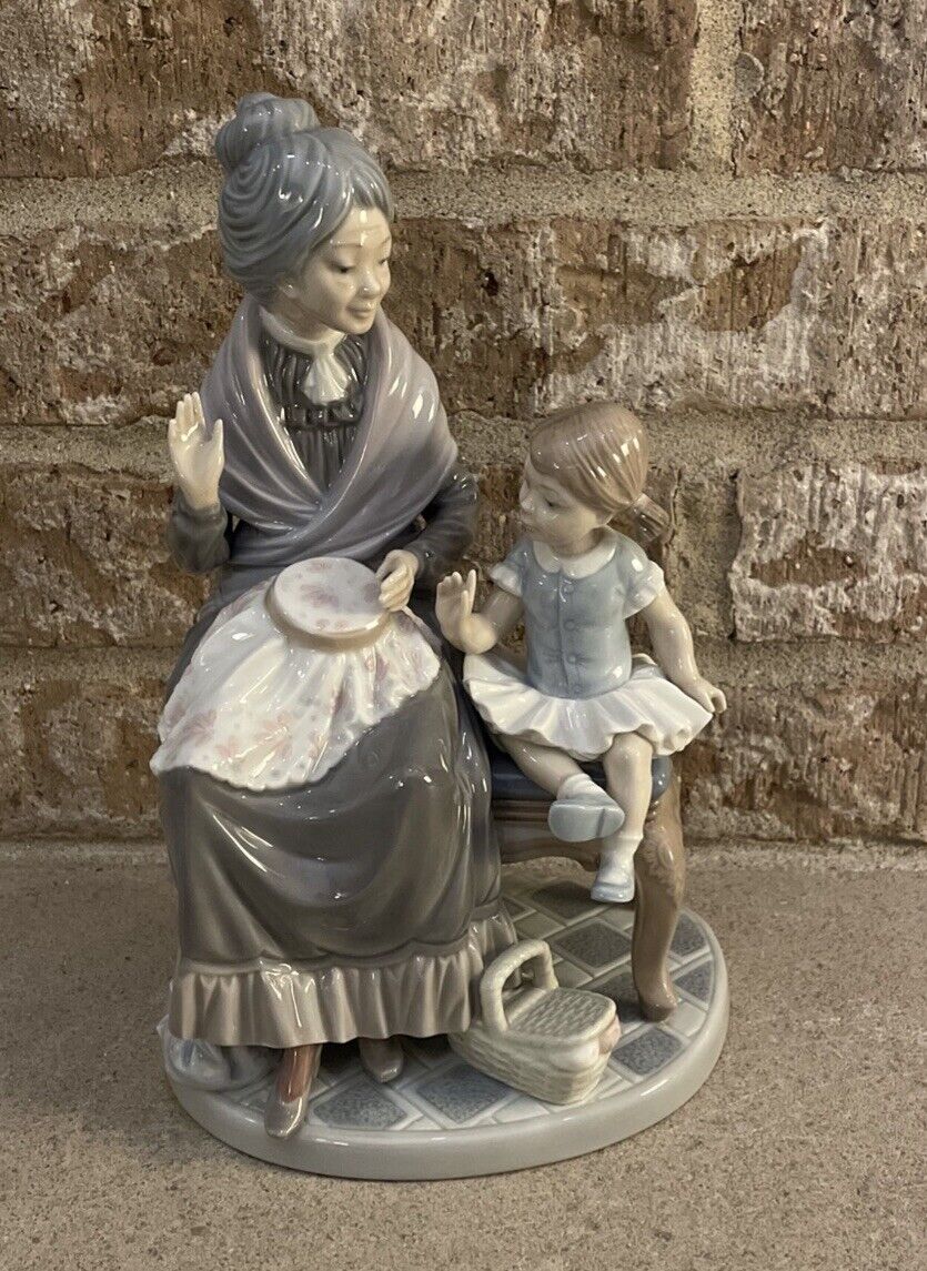 Lladro “Visit with Granny” Figurine 01005305