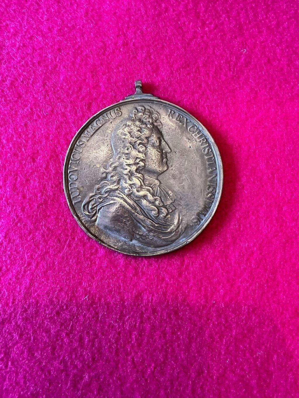 1662 EARLY FRENCH STERLING SILVER AMERICAN INDIAN PEACE MEDAL
