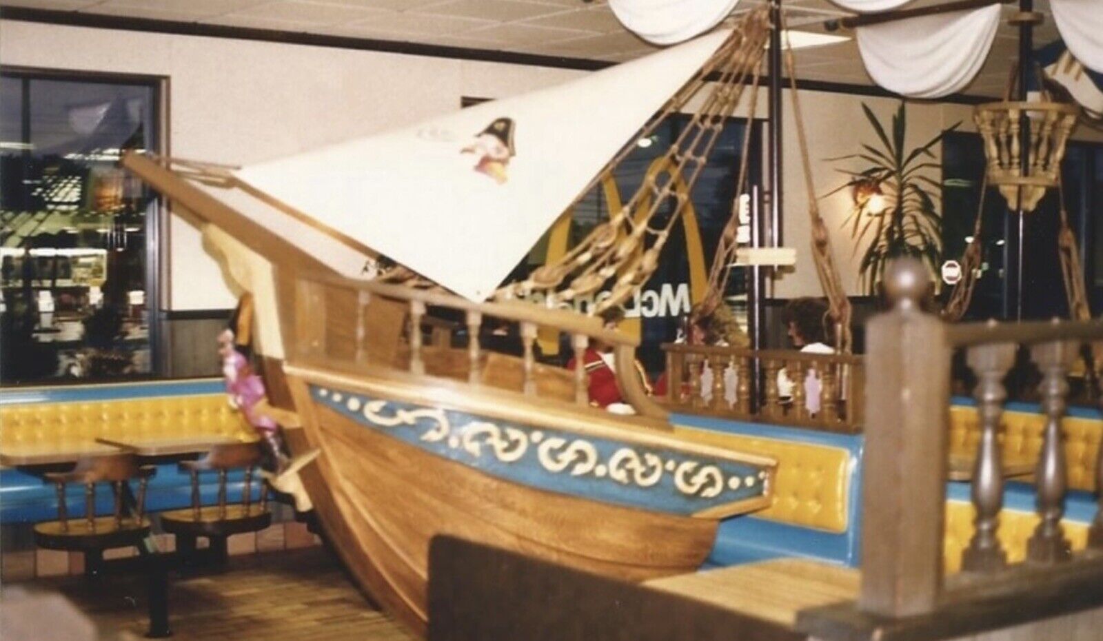 Vintage 1970’s CAPTAIN CROOK McDonald’s Pirate ship By Setmakers