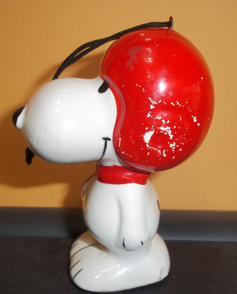 Vintage Peanuts Snoopy Ceramic Ornament UFS Snoopy FOOTBALL PLAYER