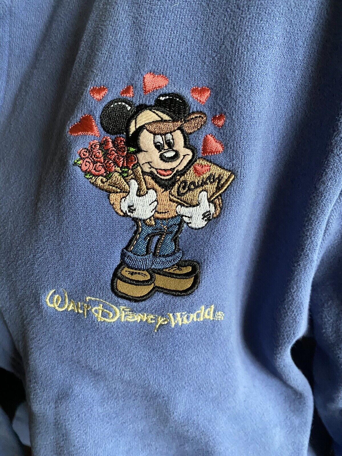 Walt Disney World L sweatshirt Mickey Mouse snap heart Large L LG Valentines Day
