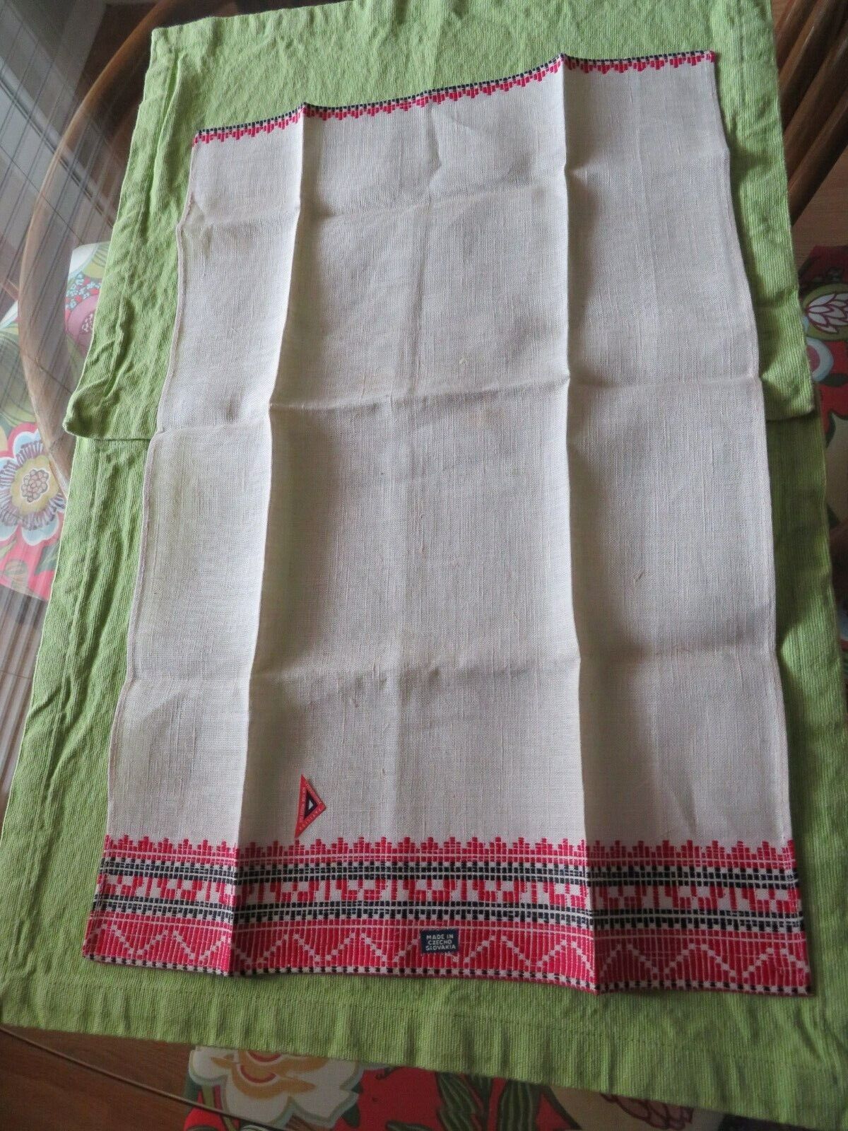 VTG Linen Tea Towel Czechoslovakia Red Black Border Pattern-NEW-NY Worlds Fair