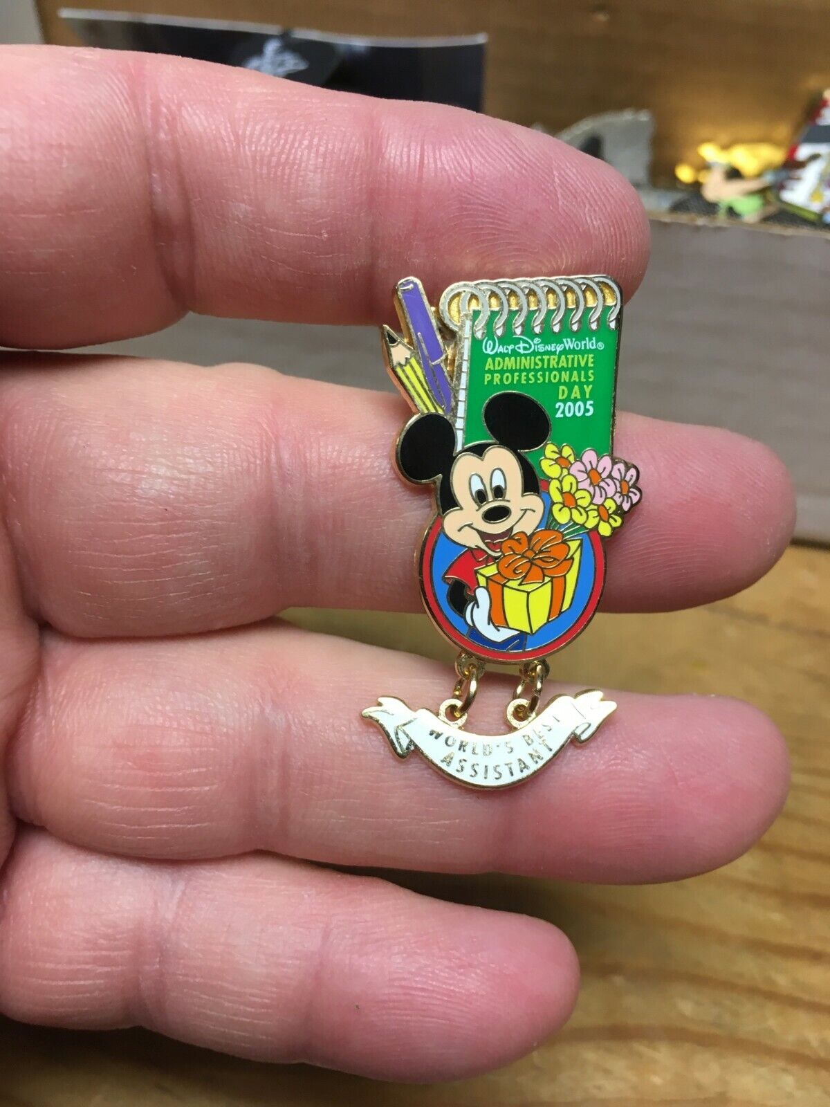 Walt Disney Pin - Administrative Professionals Day 2005 (Mickey Mouse)