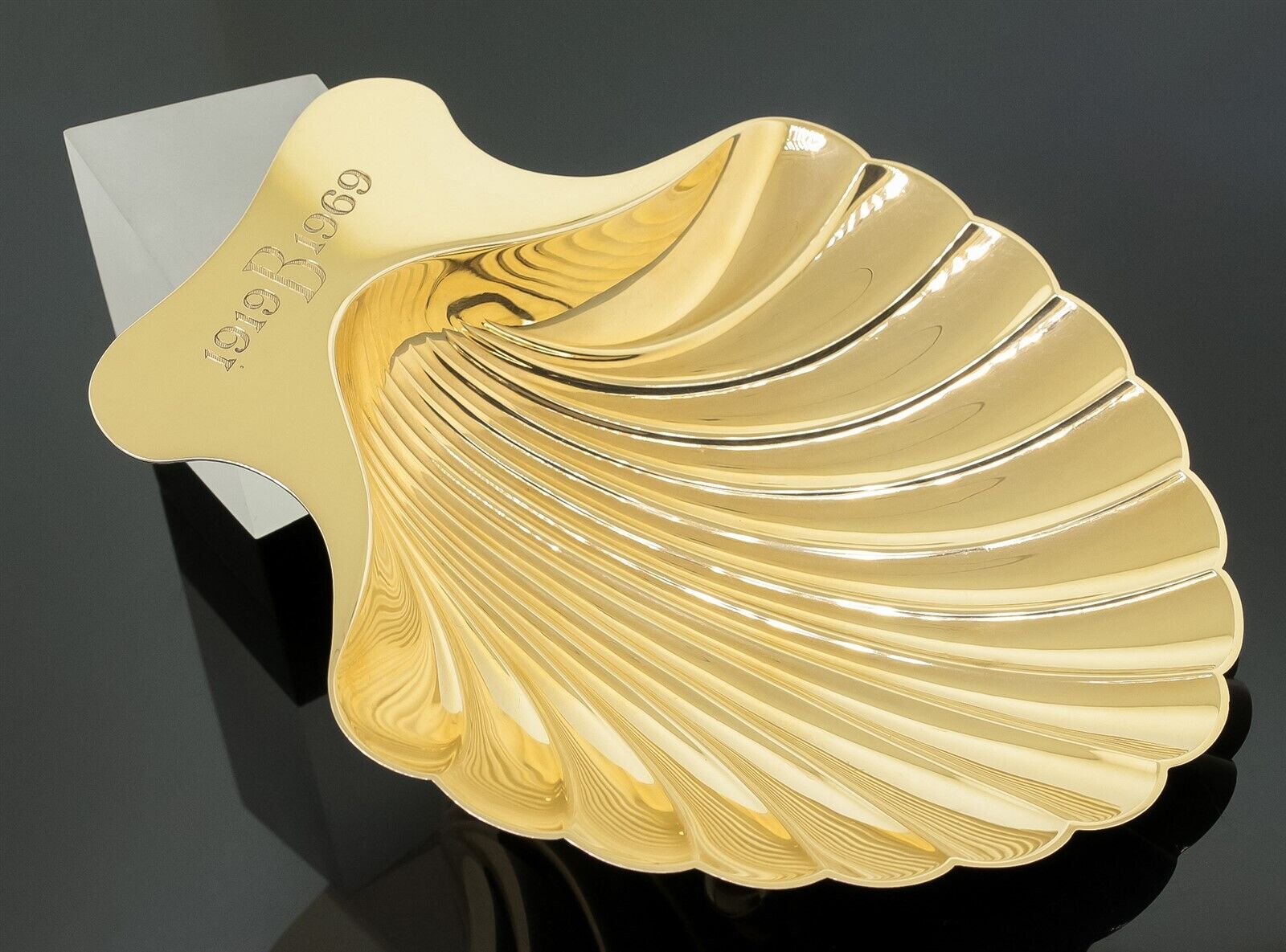 Vintage Tiffany & Co. Scallop Seashell Decorative Bowl/Dish 14K Yellow Gold