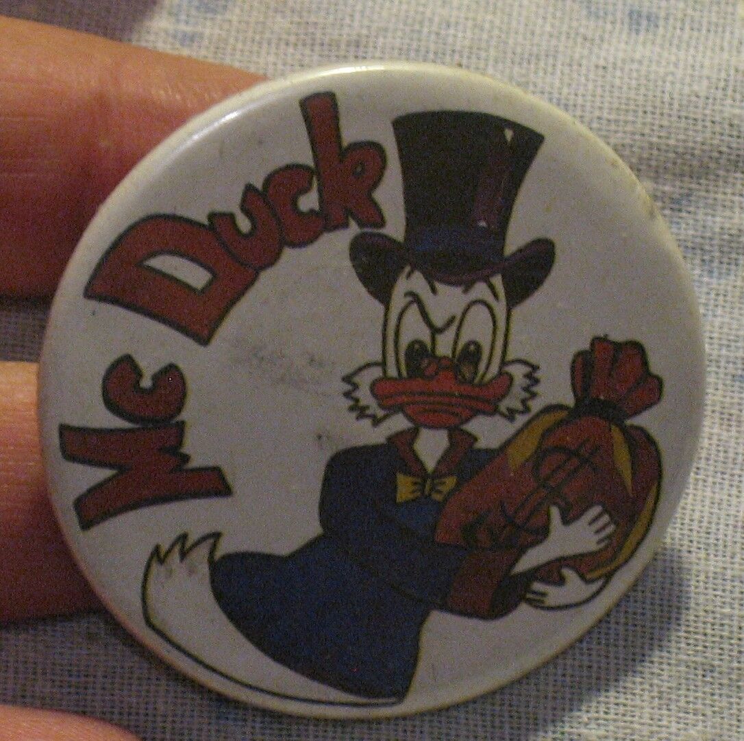 Russian pin Scrooge MC DUCK CARTOON HERO Buttons Disney\'s badge Kid Child Metal