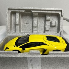 AUTOart 1/18 Lamborghini Aventador LP720-4 50th Anniversary Yellow 74681 picture