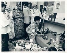 1969 Press Photo African Americans With Kinara Prepare For Day of Feast Kwanza picture