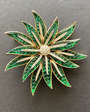 CROWN TRIFARI RARE GREEN INVISIBLY SET GLASS POINSETTIA FLOWER BROOCH Book Piece picture