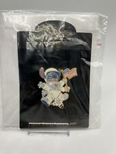 Disney Auctions Stitch Astronaut Labor Day 2006 LE 100 Pin picture