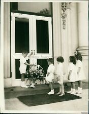 1930 Health Children Mrs Hoover White House May Day Flowers Historic Photo 8X10 picture
