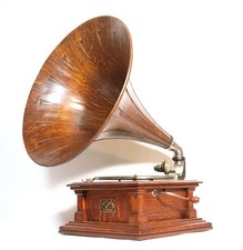 Exceptional 1905 Victor D Mission Oak Phonograph w/Original Spear Tip Wood Horn picture
