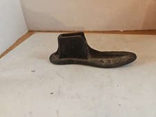 ANTQUE VINTAGE CAST IRON COBBLER MOLD SHOE MOLD FOR A CHILD SIZE MARKED A1 picture