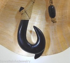 30.5MM HAND-CARVED POLYNESIAN WATER BUFFALO BLACK HORN NA MAKAU FISH HOOK #1 picture