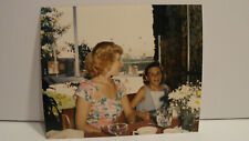 1980S VINTAGE FOUND PHOTOGRAPH COLOR PHOTO RETRO MOTHERS DAY BRUNCH W/ DAUGHTER picture