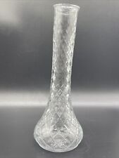Stunning Bud Vase in Eye-Catching Diamond Lattice Motif 9