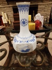 RARE Vintage B & Wht VaseJiangxi Liling China,reticulated hand Crafted, Hand Ptd picture