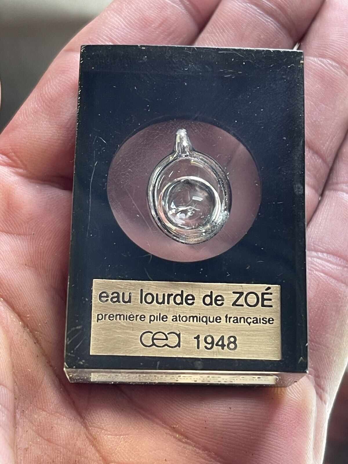 Very rare sample under resin d'Eau lourde de ZOE 1948 CEA