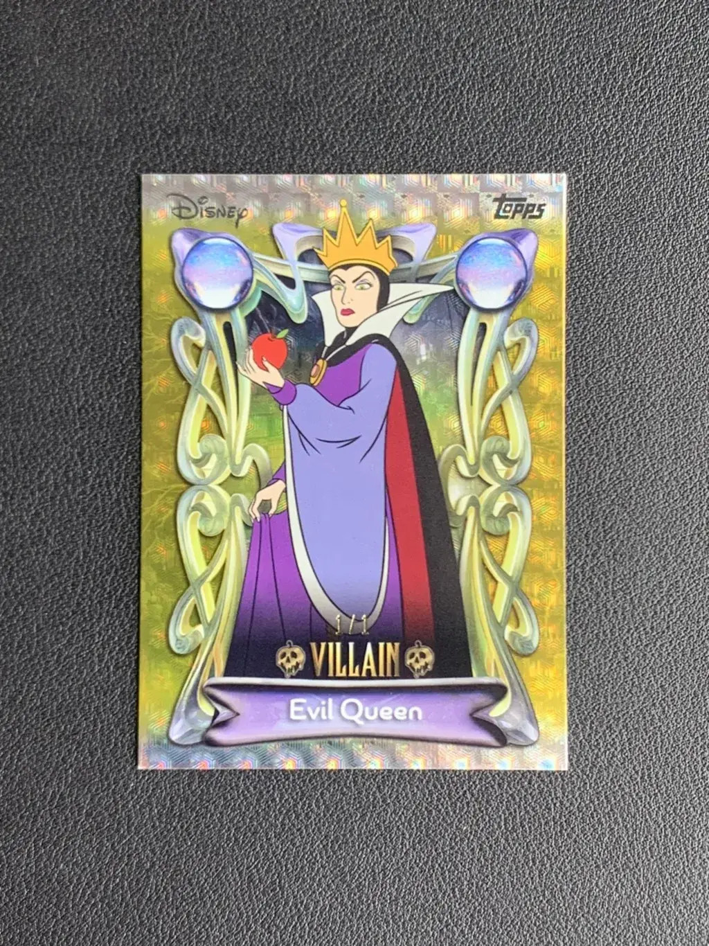 2025 Topps Disney Wonder Foilfractor Evil Queen 1/1 #172 XW76 2025 Topps Disney Wonder Foilfractor Evil Queen 1/1 #172 XW76