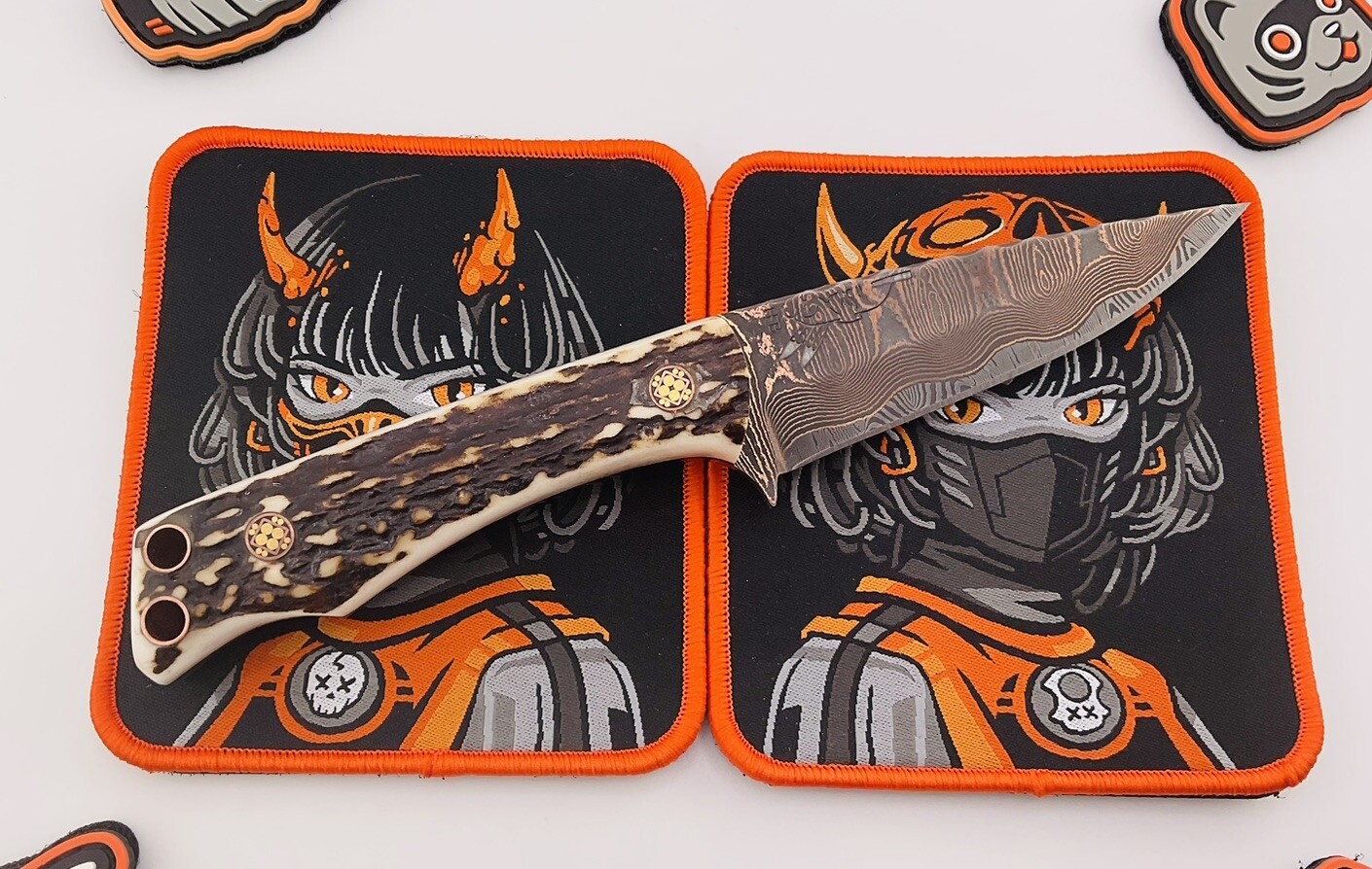 Half Face Blades Pac-Man Dama Coppermascus Thiccc Elk Red Stag Antler Mosaic Pin Half Face Blades Pac-Man Dama Coppermascus Thiccc Elk Red Stag Antler Mosaic Pin