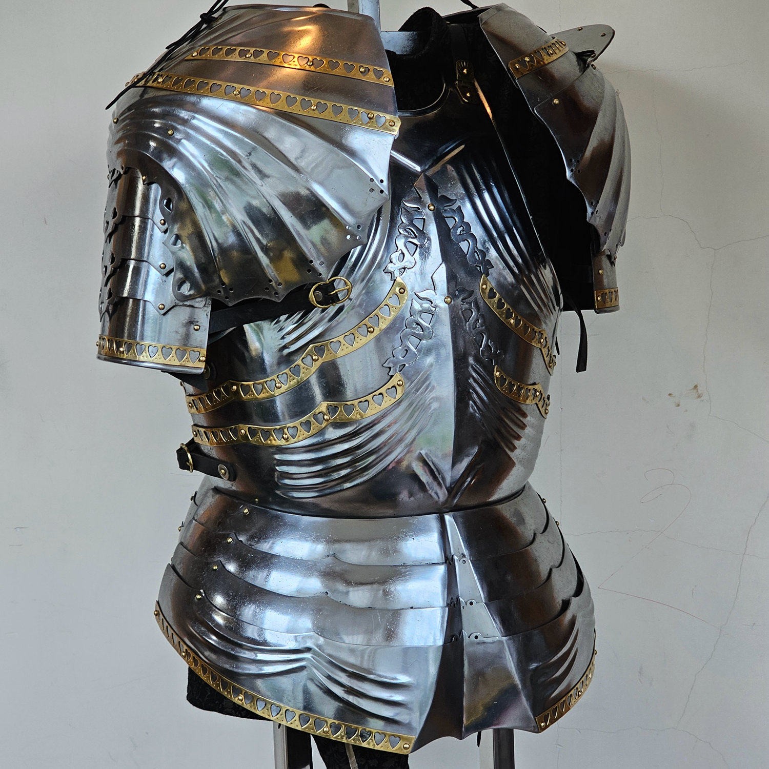 Medieval breastplate shoulder armor brass lace plate Armor Wearable Cosplay Set Medieval breastplate shoulder armor brass lace plate Armor Wearable Cosplay Set