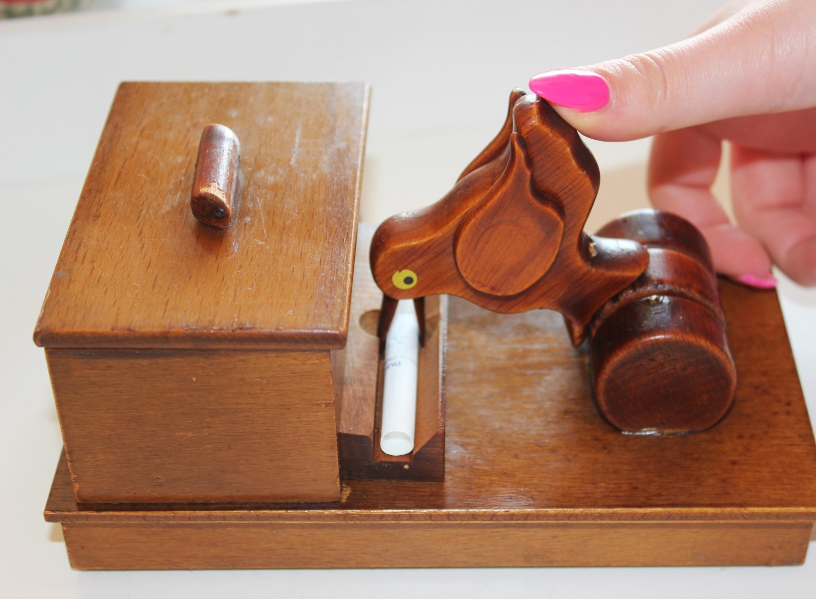 Vintage Wooden Mechanical Cigarette Dispenser Pecking Bird Desk Novelty 1950s Vintage Wooden Mechanical Cigarette Dispenser Pecking Bird Desk Novelty 1950s