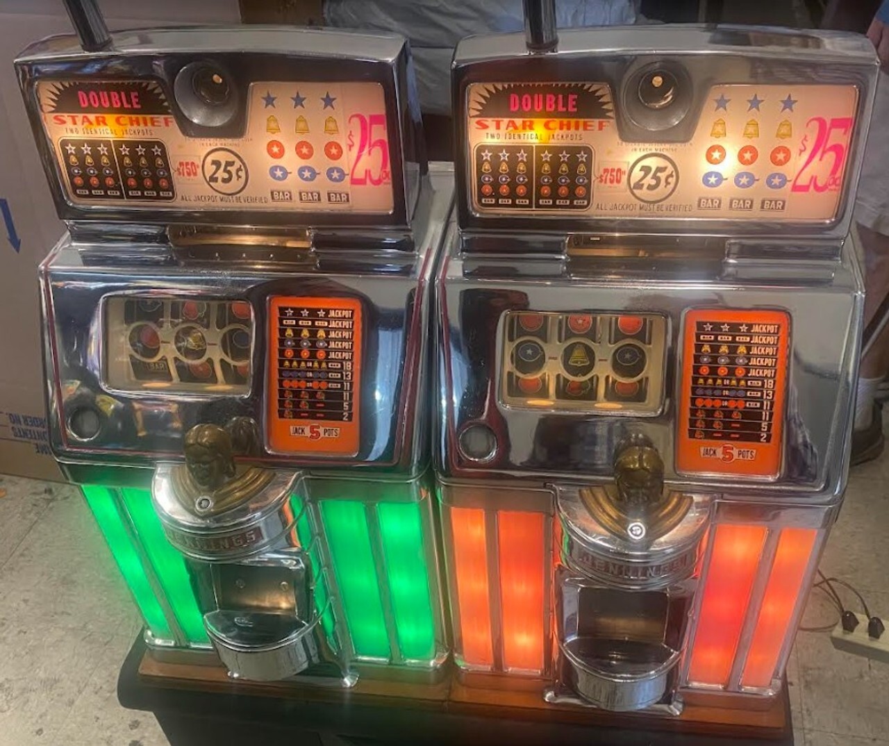 Jennings 25c Double Star Chief Slot Machine (Tropicana) Circa 1940's Jennings 25c Double Star Chief Slot Machine (Tropicana) Circa 1940's