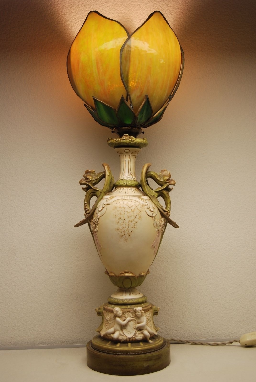 ANTIQUE GOTHIC AUSTRIAN AMPHORA ART NOUVEAU GRIFFONS PORCELAIN SLAG GLASS LAMP