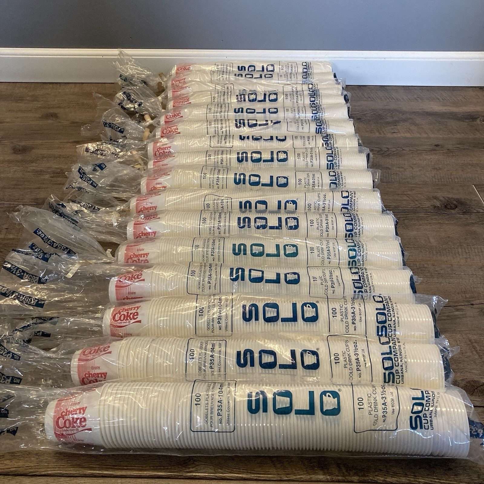1600 Vintage Enjoy Cherry Red Coke Coca-Cola Sample Size Plastic Cups Never Used 1600 Vintage Enjoy Cherry Red Coke Coca-Cola Sample Size Plastic Cups Never Used