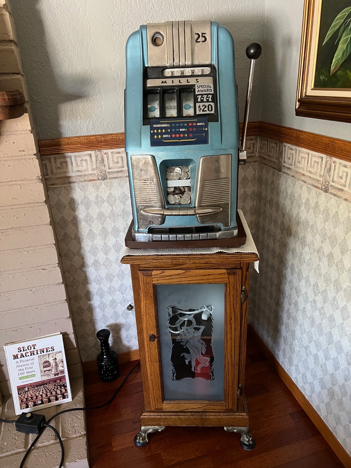 1944 Mills slot machine jackpot with oak stand 1944 Mills slot machine jackpot with oak stand