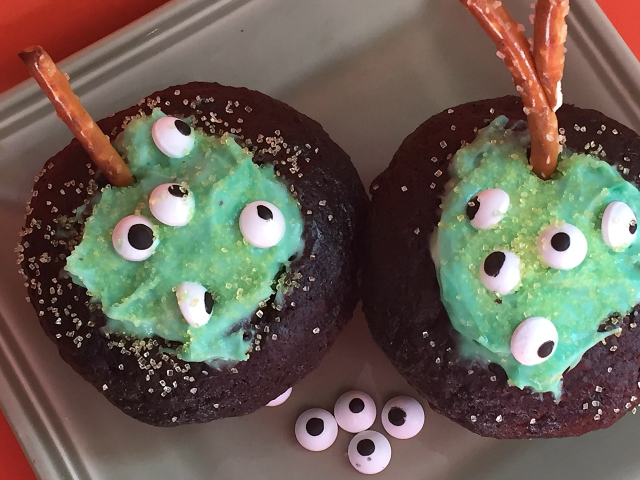 witch's cupcakes